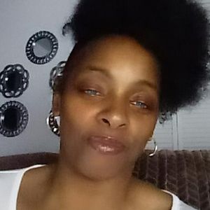 Meet your Posher, Dena'